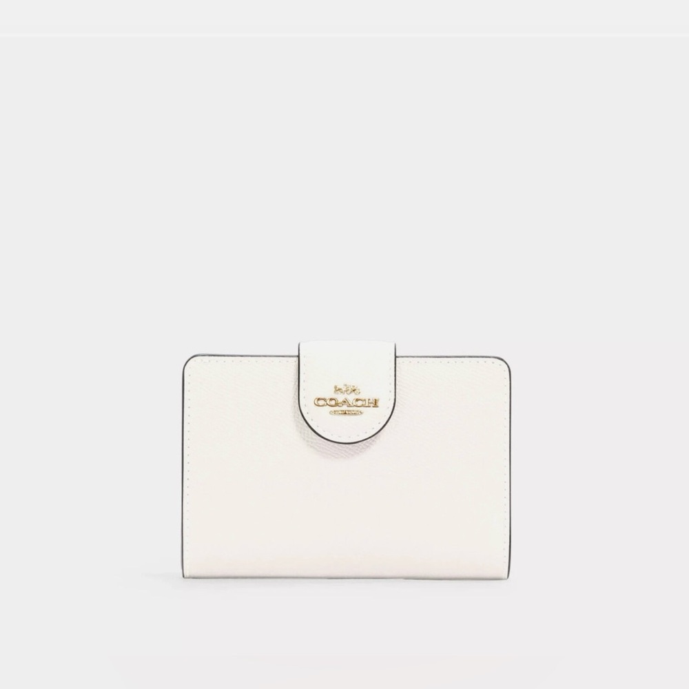 Coach Medium Corner Zip Wallet